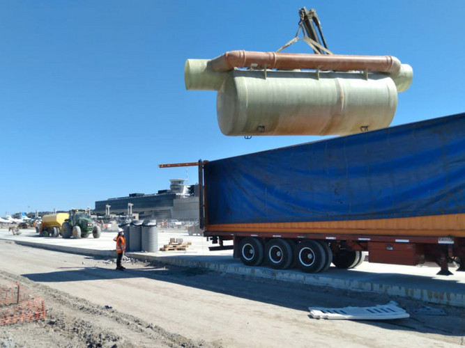 Arrival of the separator on site and preparation for descent into the excavation area