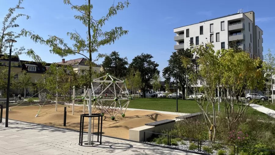 Recreation in the neighbourhood for all generations with a wide range of activities.