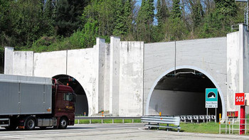 Passo d’Avenco & Quassolo tunnels, Italy